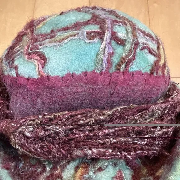 GREEN HANDMADE FELTED HAT - Picture 4 of 7